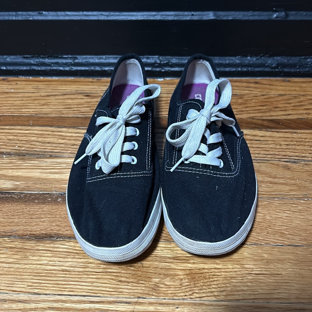 Converse - Picture 3 of 4